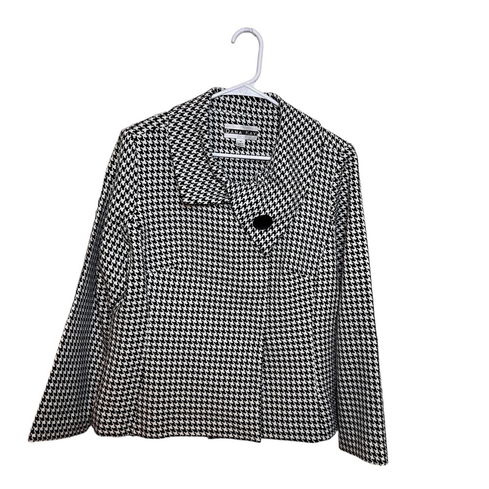 Dana Kay Women's 14 Collared Padded Shoulders Geometric Design Blazer